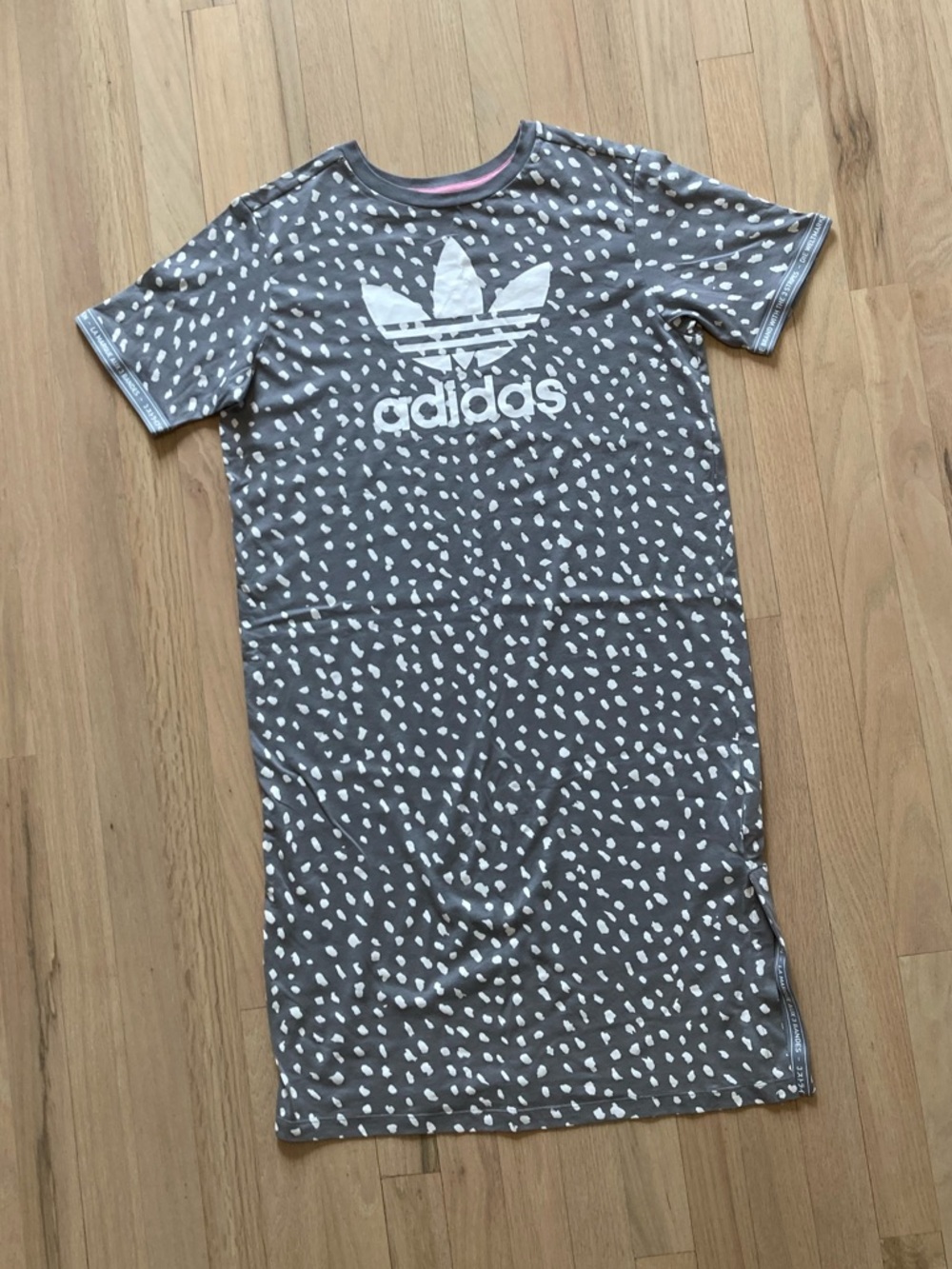 ADIDAS 🩶 Dot Pattern T-Shirt Dress - Picture 4 of 11